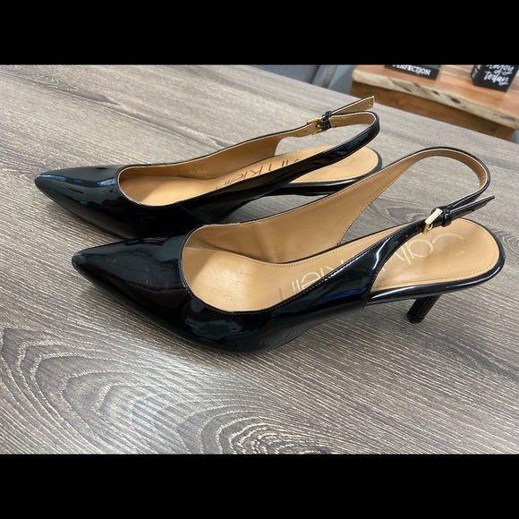 Calvin Klein Shoes - Calvin Klein size 10